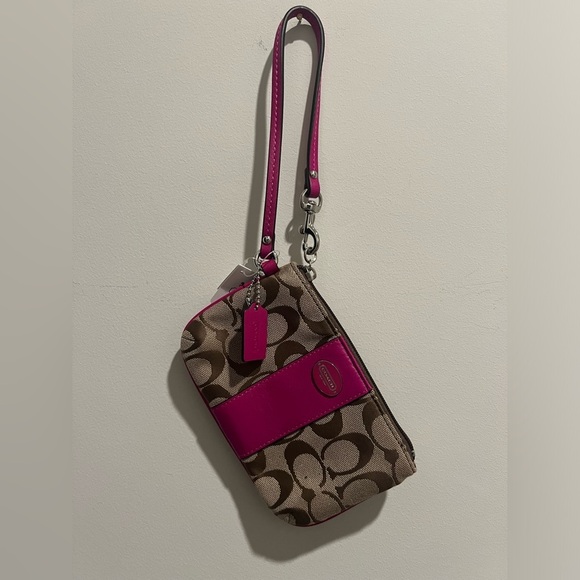 COACH Wristlet SV/Khaki/Magenta NWT
